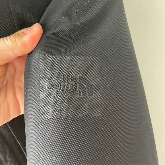 THE NORTH FACE LINED RAIN / SLEET JACKET - Picture 8 of 15